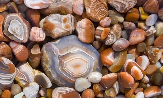 چگونه عقیق را از سایر سنگ ها تشخیص دهیم؟