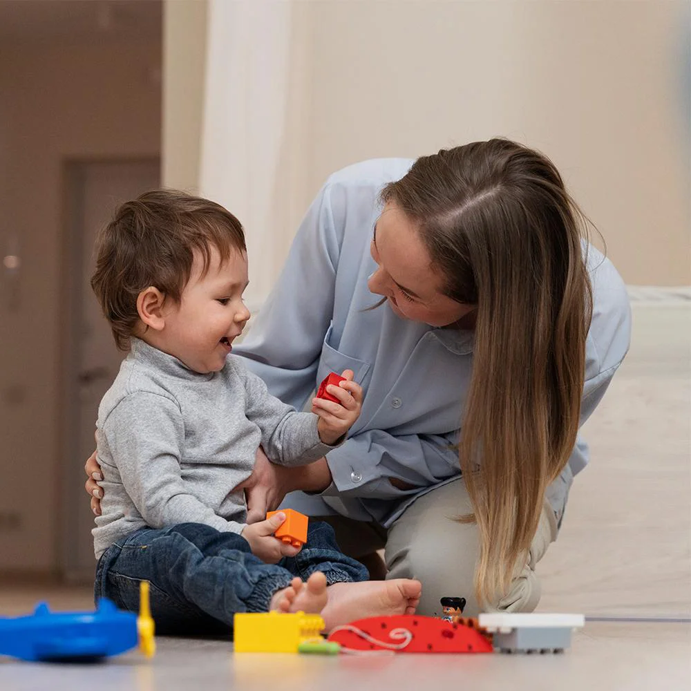 پرستار کودک ساعتی در کرج، نجات بخش والدین پرمشغله