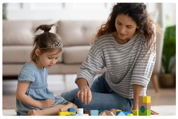 پرستار کودک ساعتی در کرج، نجات بخش والدین پرمشغله